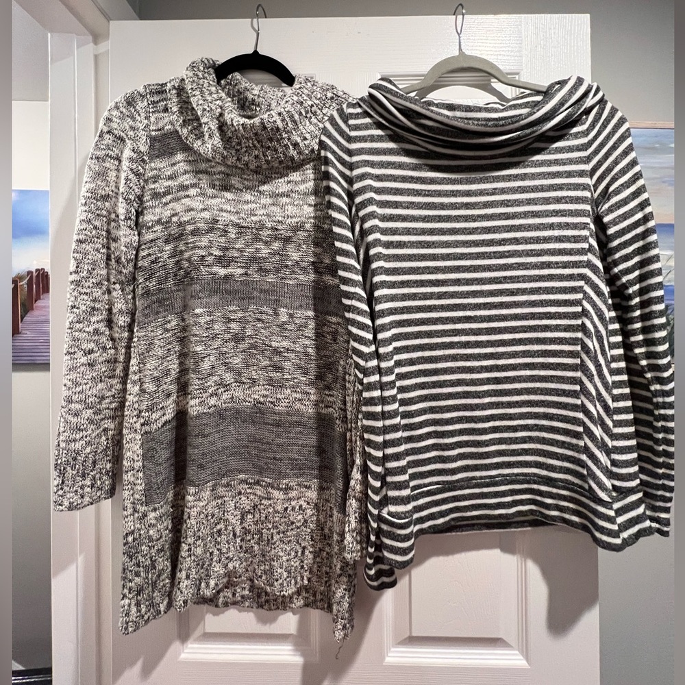 Lightly worn 2 gray sweaters with turtleneck like new!